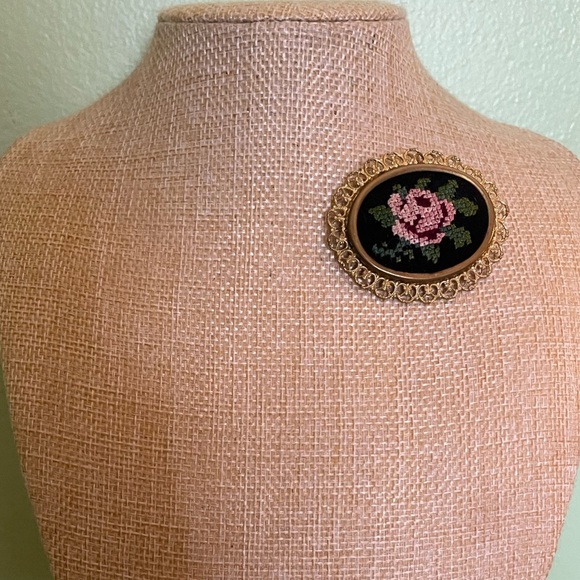 Vintage Accessories - Elegant Gold and Black Floral Brooch with an embroidered pink rose